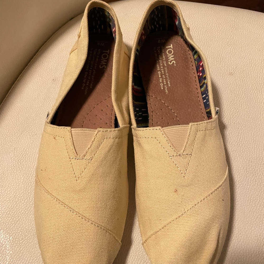 Toms ballet flat shoes size 9